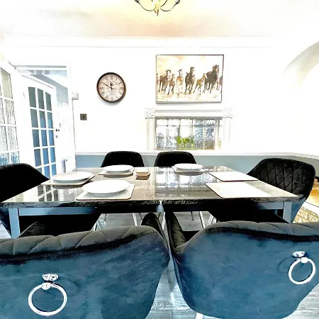 3bed House Free Parking Canary Wharf Holiday home *