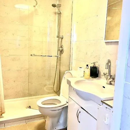 Holiday home 3bed House Free Parking Canary Wharf *