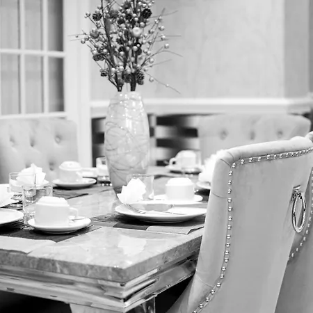 Pembridge Palace Hotel 3*