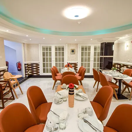Hotel Pembridge Palace 3*