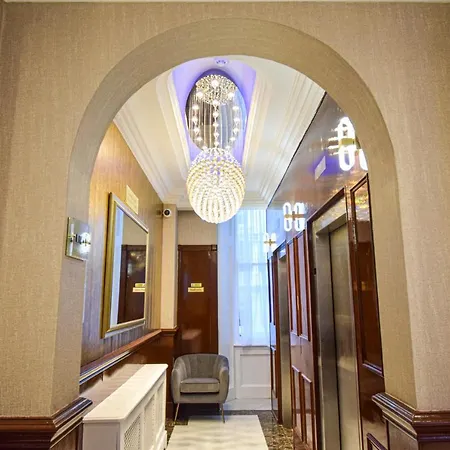Pembridge Palace Hotel 3*