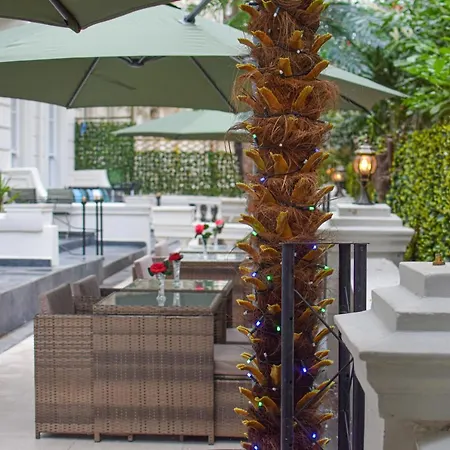 Pembridge Palace Hotel 3*