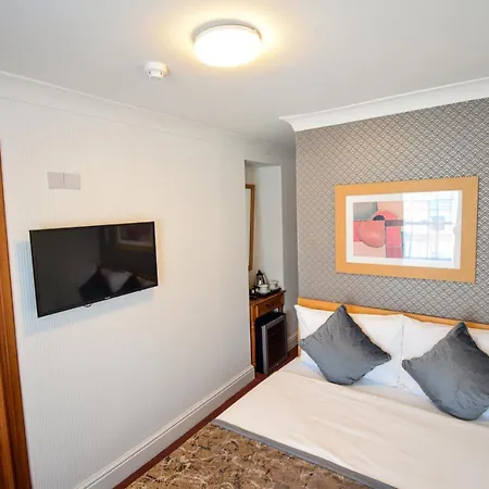 Pembridge Palace Hotel 3*