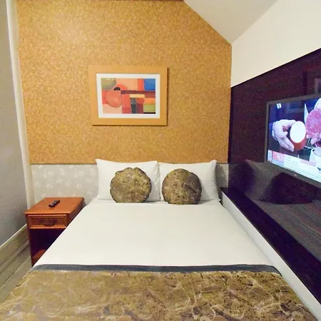 Pembridge Palace Hotel 3*