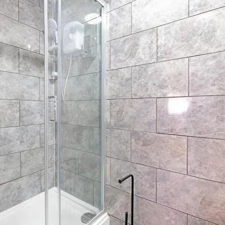 Apartment Fernbank Sudbury Hill Harrow Self-contained With En-suite