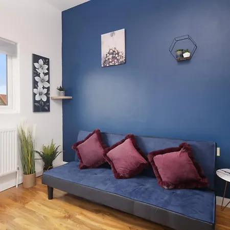 Fernbank Sudbury Hill Harrow Self-contained With En-suite Apartment