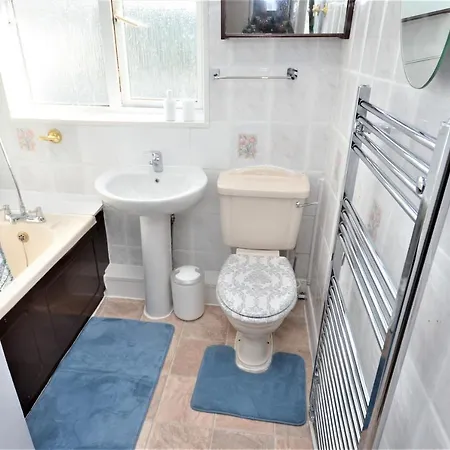 London Deluxe 3 Bedroom House With Parking Space Holiday home