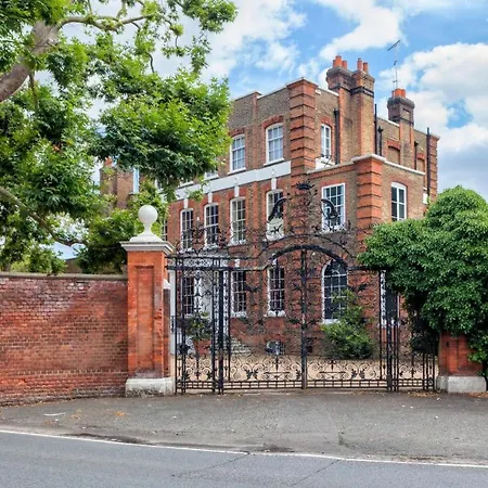 ホームステイ Gardens - Private Double Richmond London - *