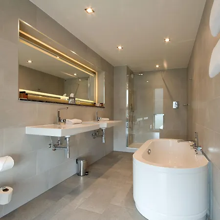 Clayton Chiswick Londra