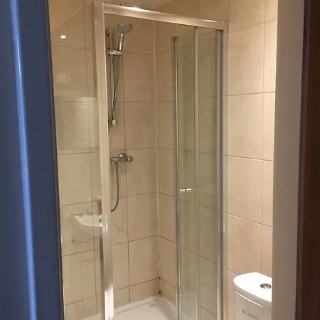 Adare Otel Londra