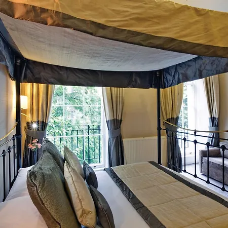 Grange White Hall 4*