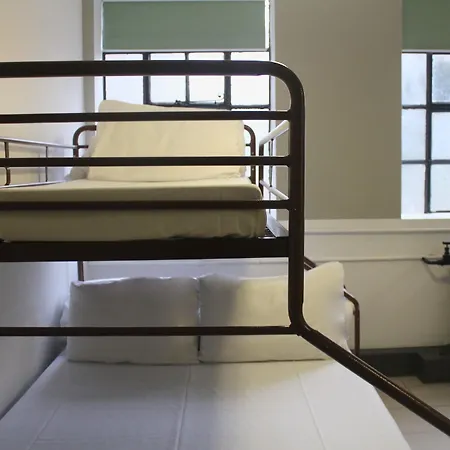 Rest Up Hostel *