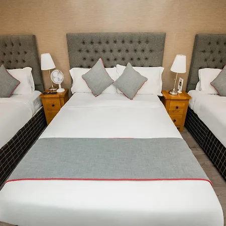 Huttons Hotel, Victoria Hotel