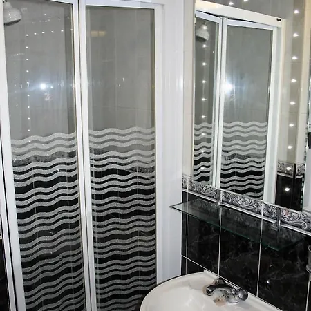 Avon Hotell