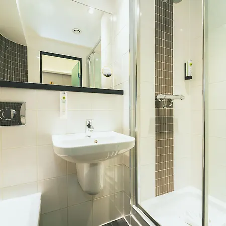 Hotel Point A Canary Wharf 3*