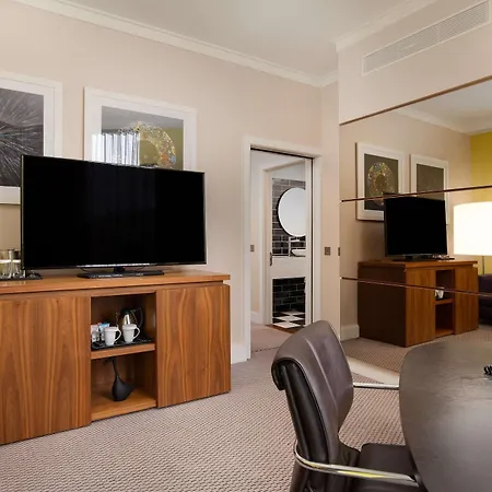 Hilton Wembley Hotel 4*