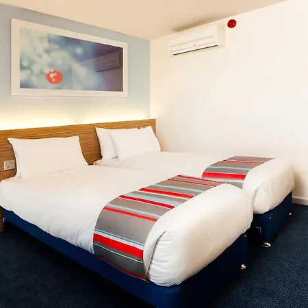 Travelodge Tower Bridge 3*