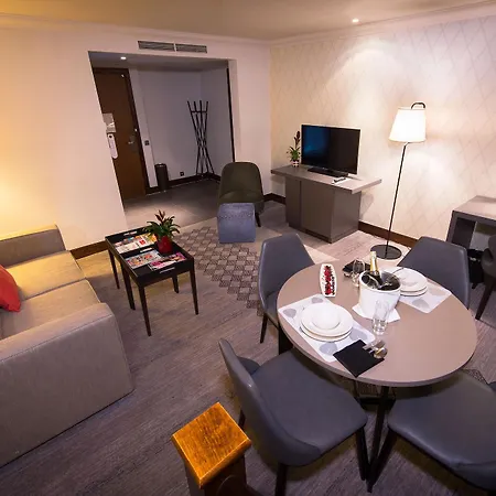 מלון Doubletree By Hilton Kensington