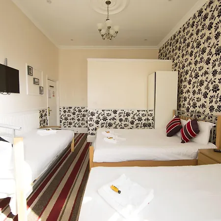 Saba Hotel 3*