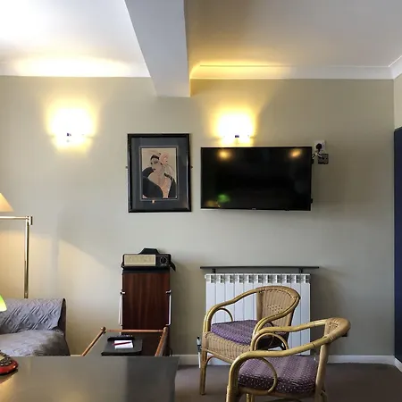 Mitre House 3* London