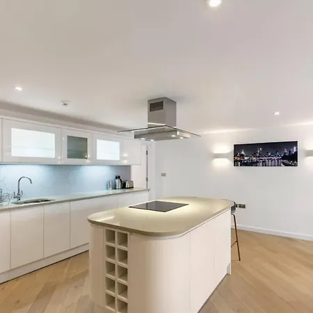 Apartment Stunning 1 Bedroom Flat