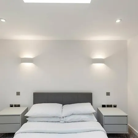 Stunning 1 Bedroom Flat Apartment