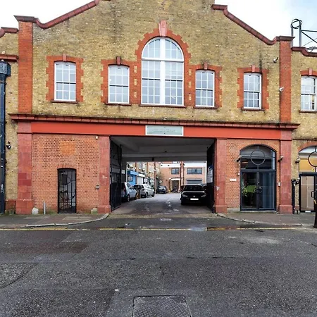 Stunning 1 Bedroom Flat Apartment
