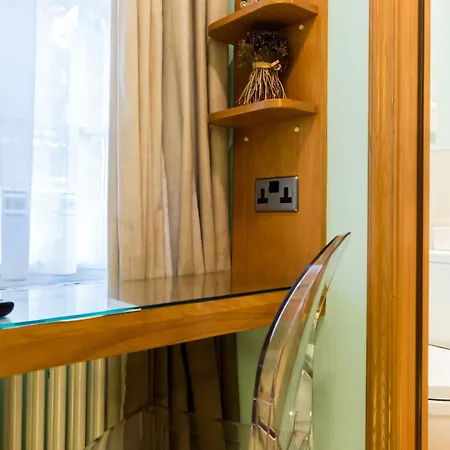 Hotel Arosfa By Compass Hospitality 3*