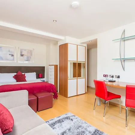 Roland House Aparthotel 3*