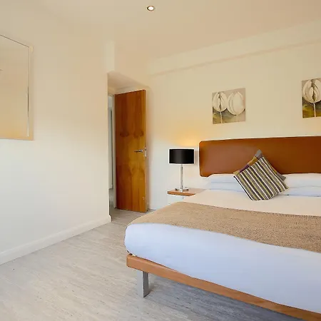 Roland House Aparthotel London