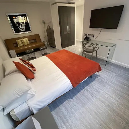 Roland House Aparthotel 3*