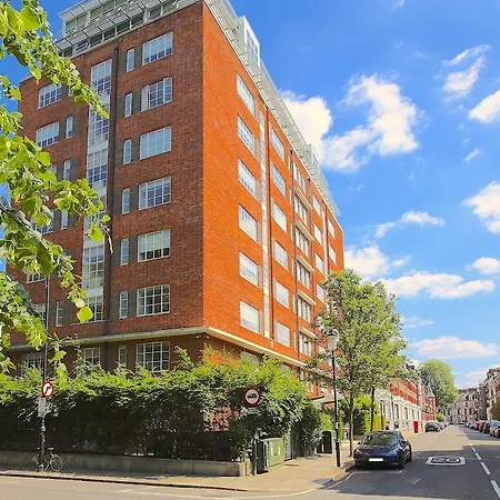 Roland House 3* London