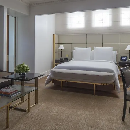 Four Seasons At Tower Bridge Hotel