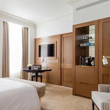 Four Seasons At Tower Bridge 5*