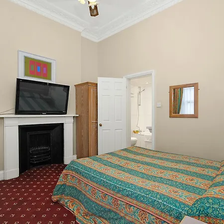 Kingswaypark At Park Avenue London