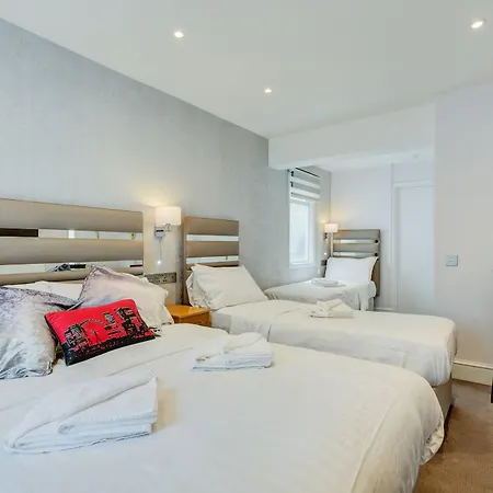 Hotel Kingswaypark At Park Avenue Londra