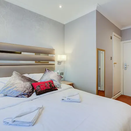Admiral At Park Avenue London