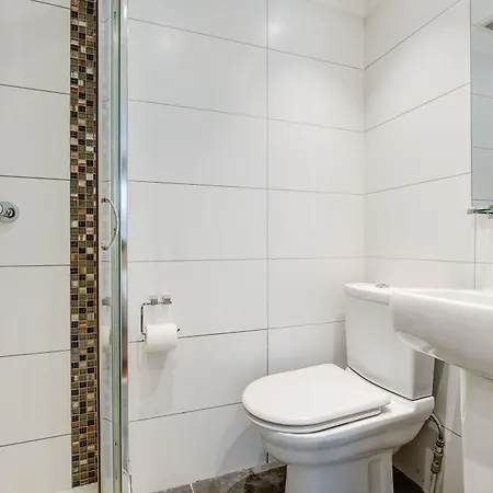 Admiral At Park Avenue 3* London