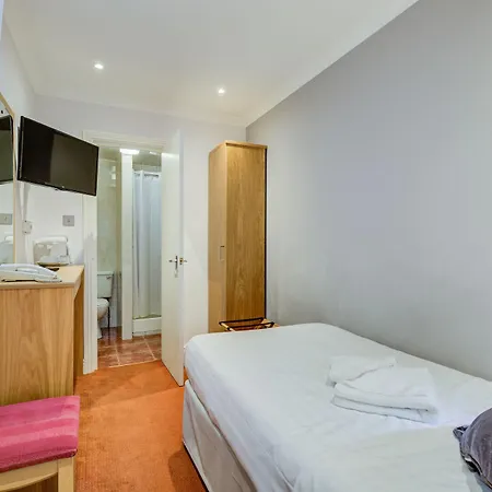 Admiral At Park Avenue London