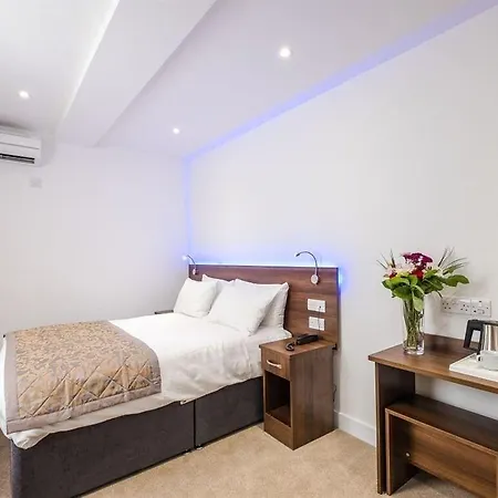 Signature London Hotel