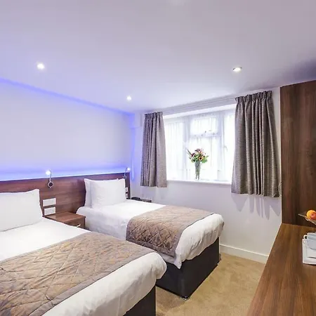 Signature London 3* Ilford