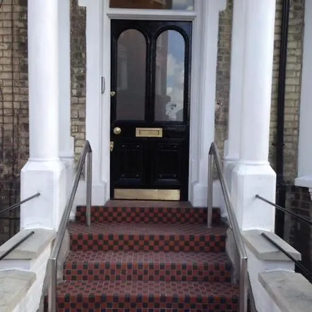 West Kensington 3 Bedroom London