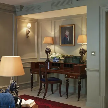 Batty Langley's 5* London