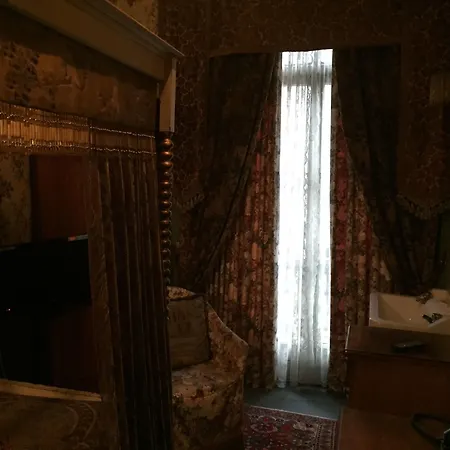 Pavilion 3* London