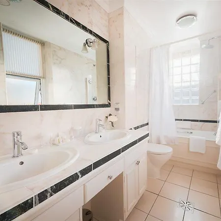 44 Curzon Street By Mansley 4* Londra