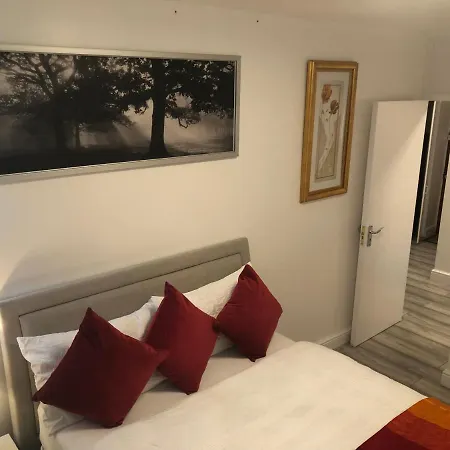 Luxury 2 Bedroom Flat In Abbey Wood, Apartment *