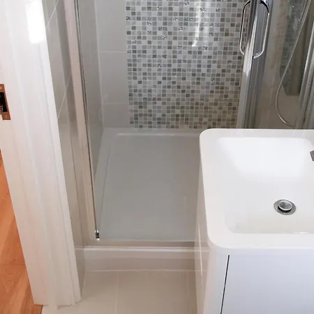 Exclusive Ensuite Double * London