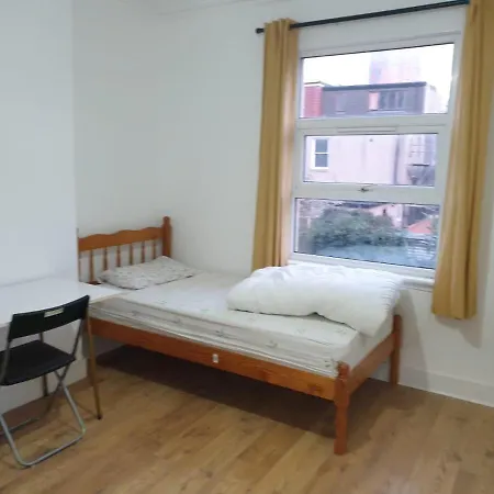 Burney Tomar House Homestay Croydon