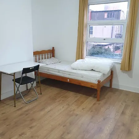Burney Tomar House Homestay Croydon