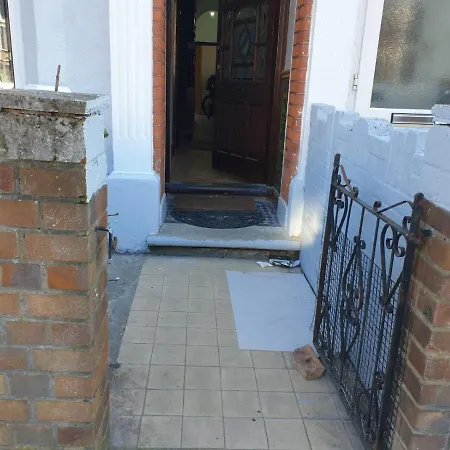Homestay Burney Tomar House Croydon